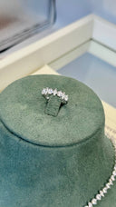 Bridal ring with marquise and round zircon pattern