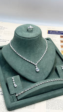 Aviola bridal jewelry set with teardrop necklace and elegant wedding sparkle