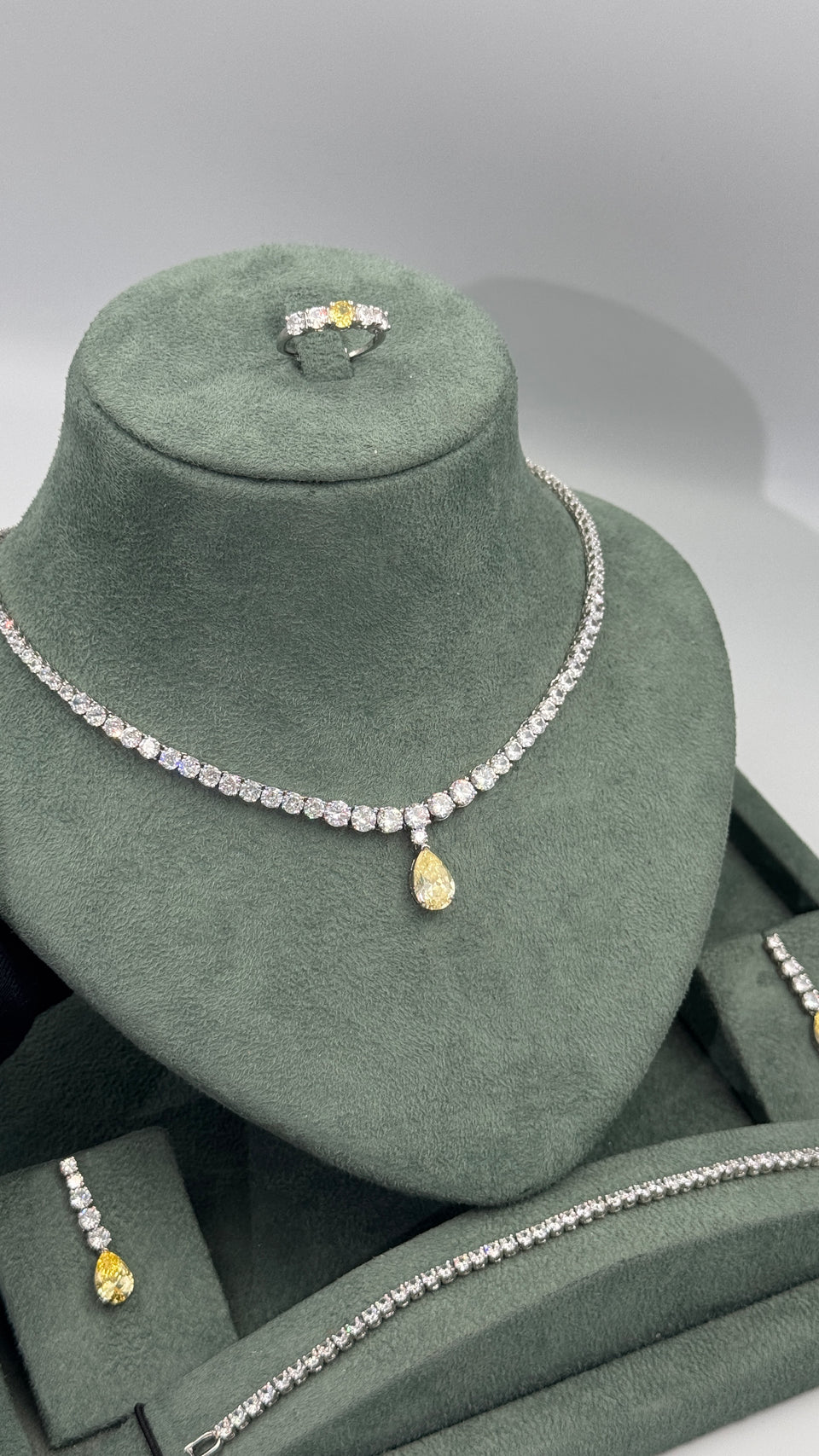 bridal-wedding-yellow-teardrop-jewelry-set-06.jpg