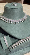 Luxury wedding pearl necklace set with square zircon design for elegant bride look