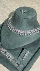 Luxury wedding pearl choker with crystal zircon bridal design