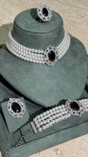 Bridal pearl bracelet with black zircon detail and luxury finish