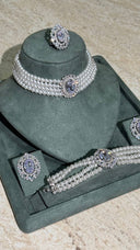 Elegant bridal pearl choker jewelry set with crystal zircon centerpiece