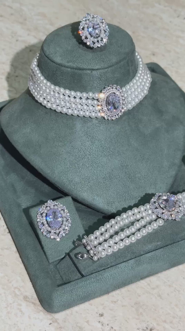 Luxury bridal pearl choker jewelry set with crystal zircon centerpiece and elegant wedding design