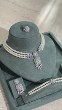 Aviola pearl bridal choker jewelry set with luxury vintage crystal wedding design