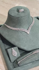 Bridal V shape zirconia necklace jewelry set with earrings bracelet ring luxury wedding look